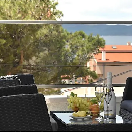 Apartament 1 Bedroom Beautiful In *