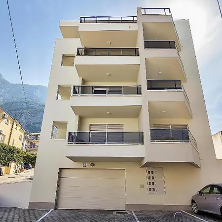 1 Bedroom Beautiful In Apartament