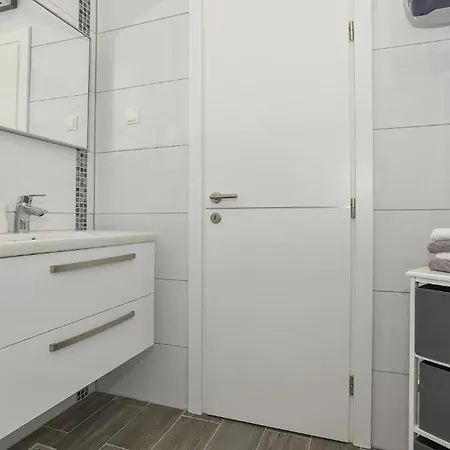 Apartman In With Wifi Makarska